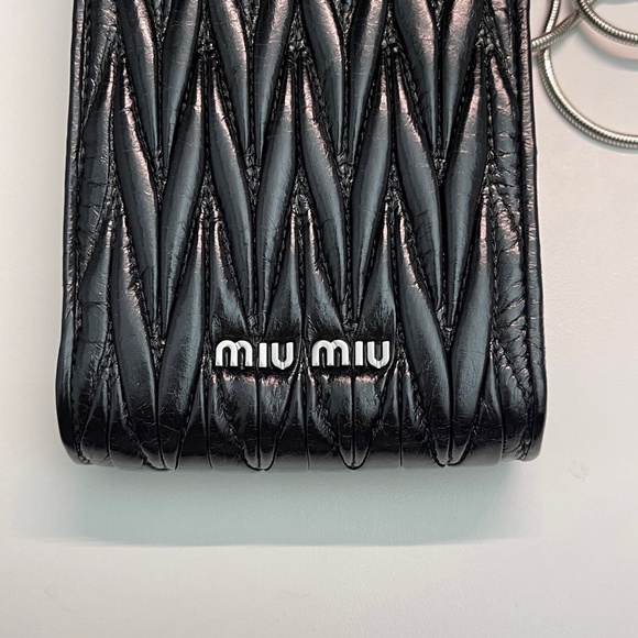 MIU MIU black Matelasse Pattina leather crossbody shoulder phone bag w/box - Picture 12 of 12